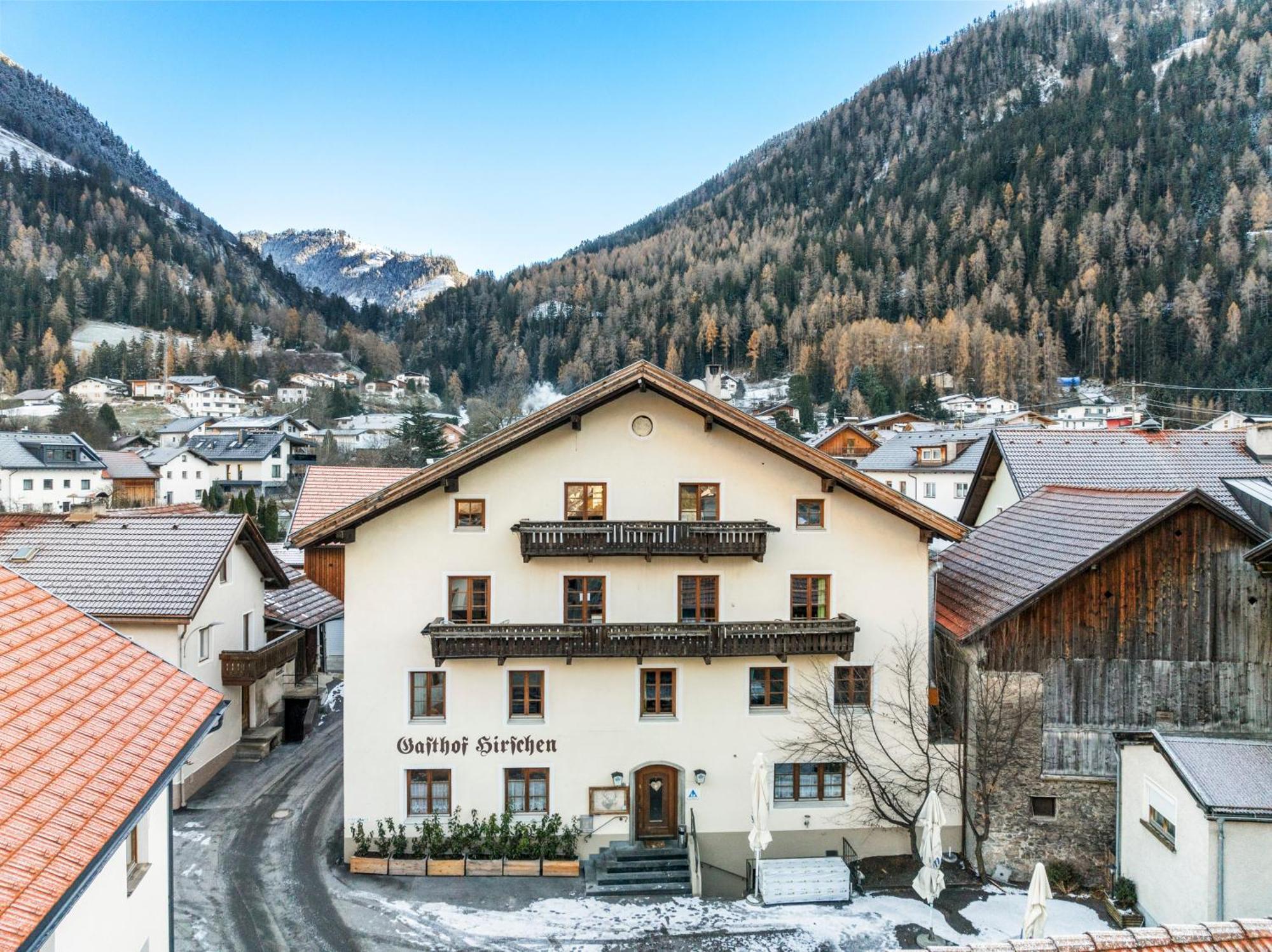 Gasthof Hirschen Pfunds Exterior foto